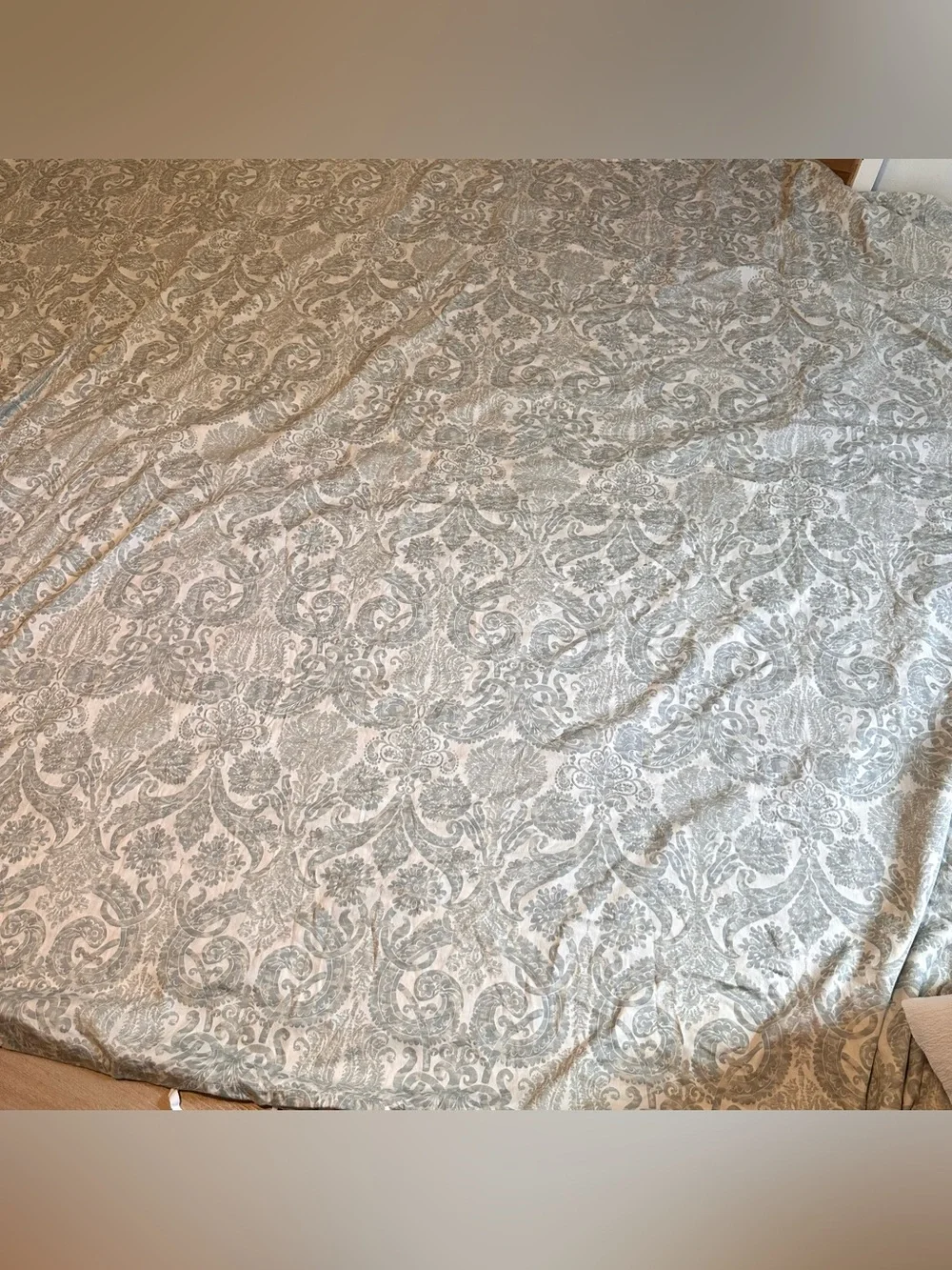 Pottery Barn Samantha Damask King Duvet Cover & 2 Euro shams Blue